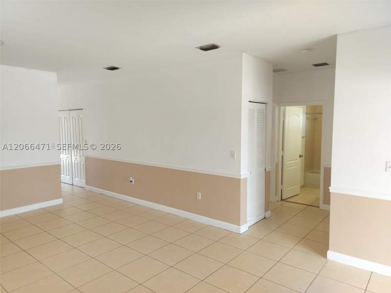 3 bedroom SingleFamilyResidence at 11705 SW 184 St, South Miami Heights Addn, Miami — photo 5