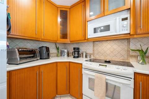 10210 SW 191st St, Cutler Bay FL - photo 13 of 71