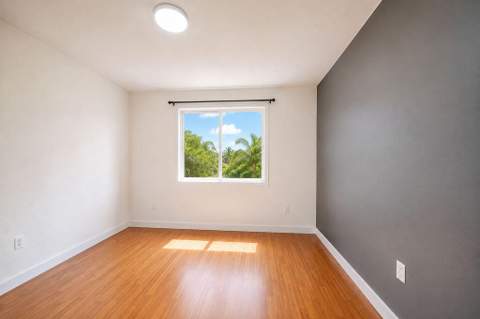 5733 NW 112th Place, Doral FL - photo 15 of 37