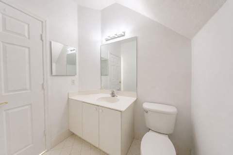 5733 NW 112th Place, Doral FL - photo 9 of 37