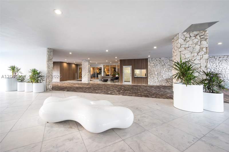 2 bedroom Condominium at 11 Island Ave 906, Costa Brava Condo, Miami Beach — photo 2
