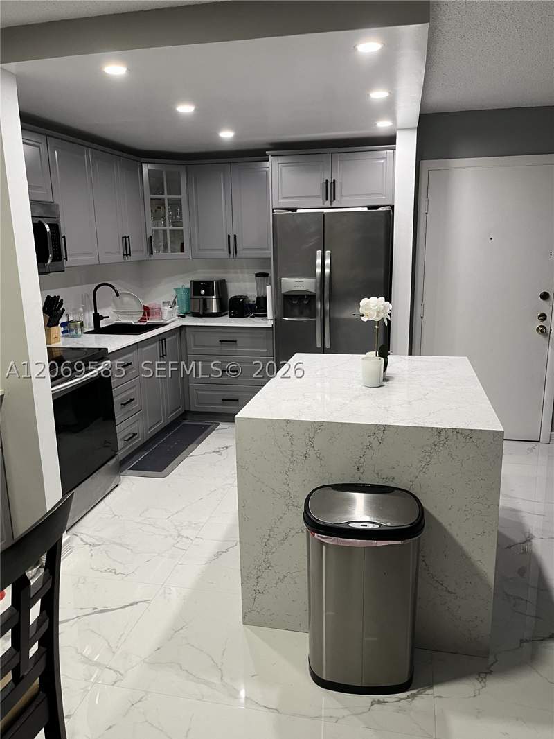 2 bedroom Condominium at 819 NE 199th St 6-101, Carmel At California Clb, Miami — photo 2