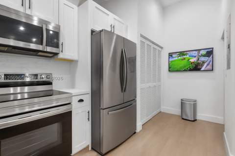 18847 NW 83rd Pl, Hialeah FL - photo 14 of 42