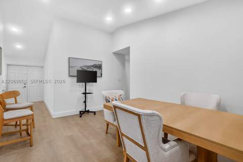 18847 NW 83rd Pl, Hialeah FL - photo 16 of 42