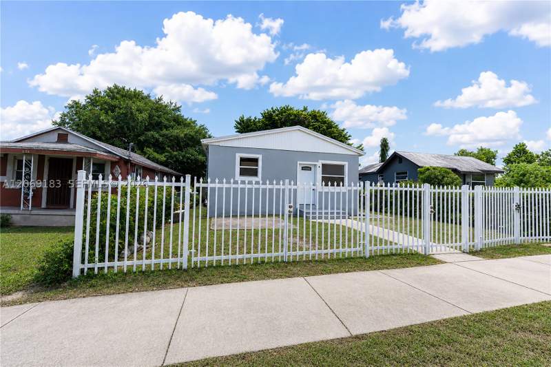 3 bedroom SingleFamilyResidence at 1780 NW 73rd St, Comm Liberty City, Miami — photo 2