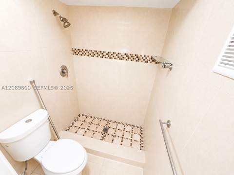 464 NE 210th Cir Ter 201-10A, Miami FL - photo 15 of 22