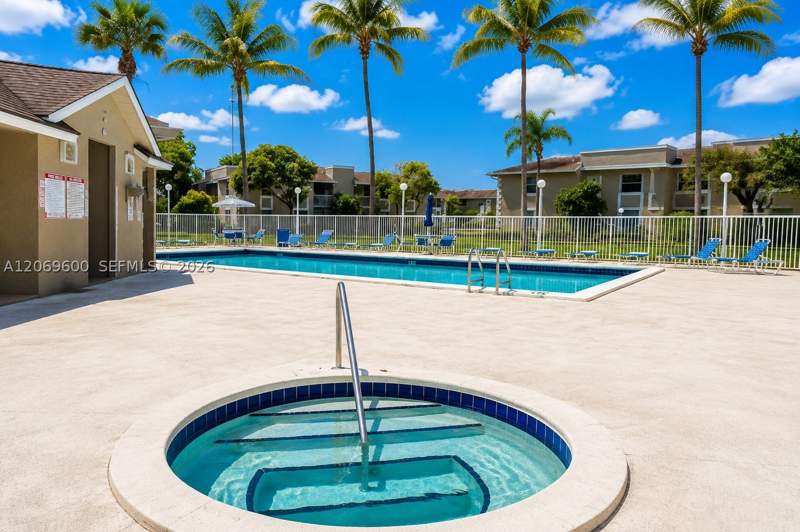 2 bedroom Condominium at 464 NE 210th Cir Ter 201-10A, Monterey Village-Two Cond, Miami — photo 3
