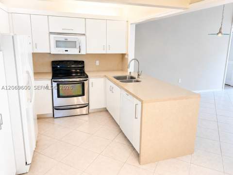 464 NE 210th Cir Ter 201-10A, Miami FL - photo 6 of 22