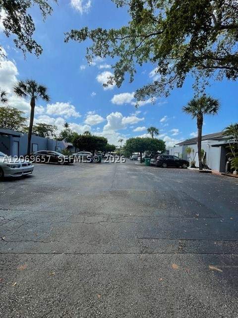6364 Milk Wagon Ln, Miami Lakes FL - photo 18 of 18
