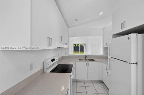 792 SW 9th St, Florida City FL - photo 10 of 29