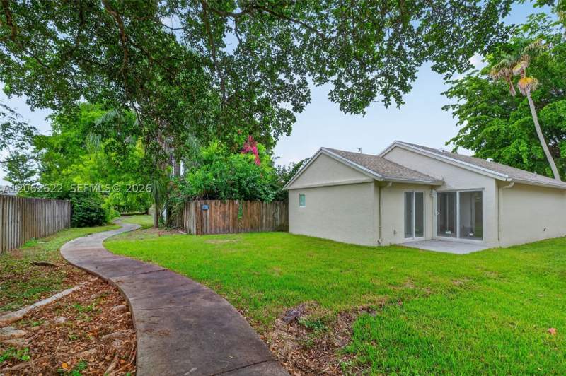 3 bedroom SingleFamilyResidence at 792 SW 9th St, Villas Of Palm Bay, Florida City — photo 5