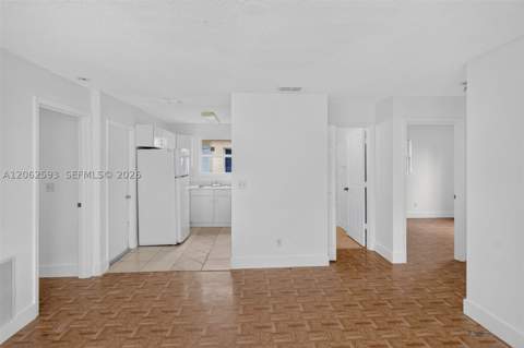 941 SW 7th Pl, Florida City FL - photo 8 of 28