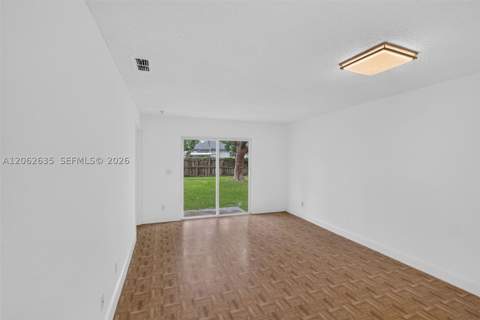 744 SW 9th St, Florida City FL - photo 17 of 34
