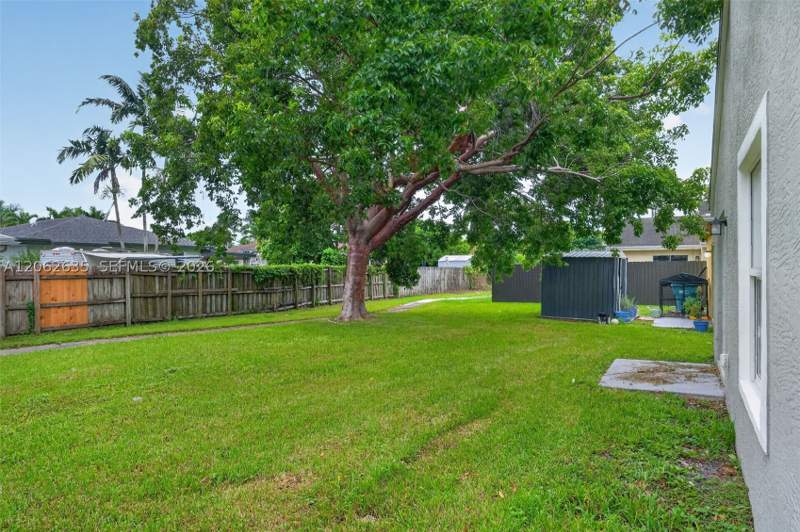 4 bedroom SingleFamilyResidence at 744 SW 9th St, Villas Of Palm Bay, Florida City — photo 3