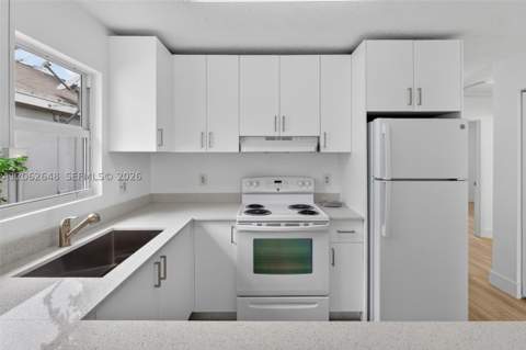 731 SW 10th St, Florida City FL - photo 10 of 30