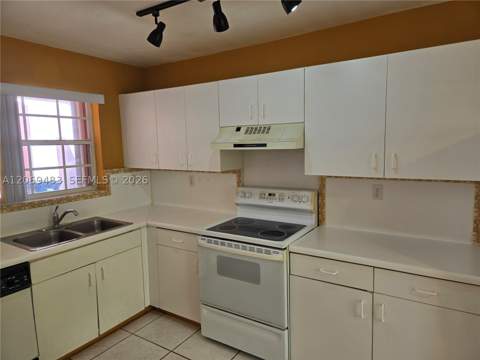 15416 SW 50th Ter, Miami FL - photo 10 of 30