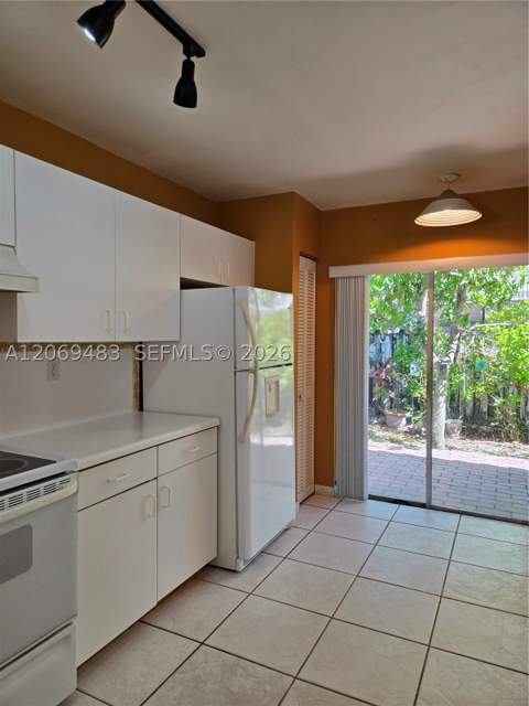 15416 SW 50th Ter, Miami FL - photo 8 of 30