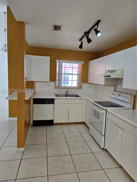 15416 SW 50th Ter, Miami FL - photo 9 of 30