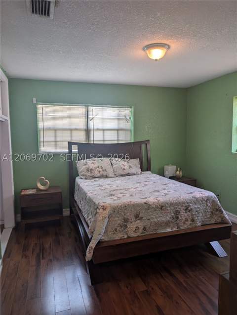 560 NW 184th Ter, Miami Gardens FL - photo 23 of 38
