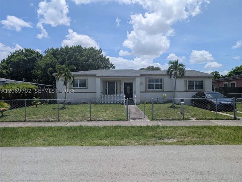 3 bedroom SingleFamilyResidence at 560 NW 184th Ter, Miami Modern Manors, Miami Gardens — photo 3