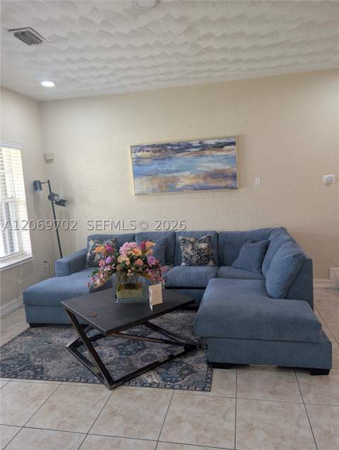 560 NW 184th Ter, Miami Gardens FL - photo 6 of 38