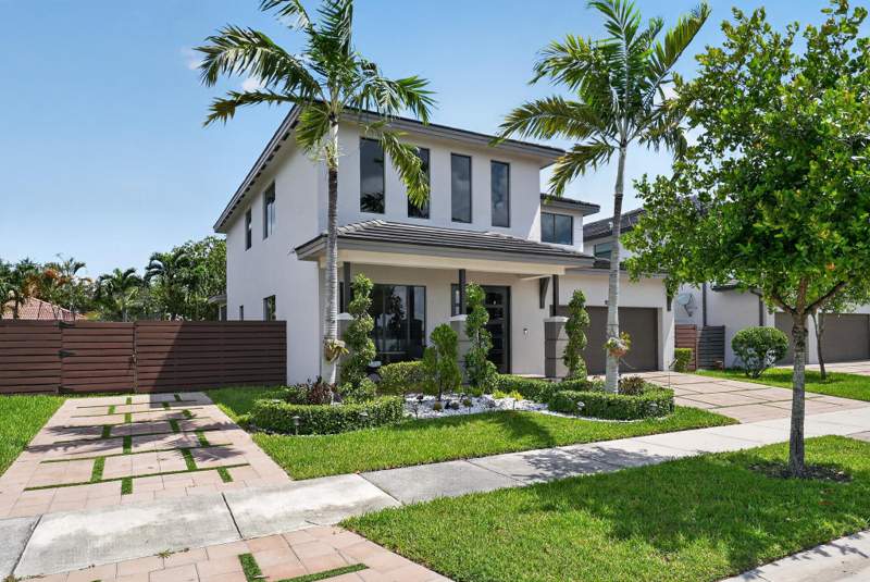 4 bedroom SingleFamilyResidence at 9023 NW 161st Terrace, Dunnwoody Lake, Miami Lakes — photo 4