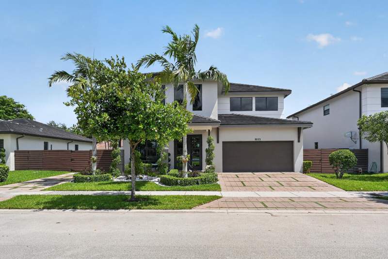 4 bedroom SingleFamilyResidence at 9023 NW 161st Terrace, Dunnwoody Lake, Miami Lakes — photo 5
