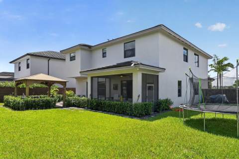 9023 NW 161st Terrace, Miami Lakes FL - photo 6 of 53
