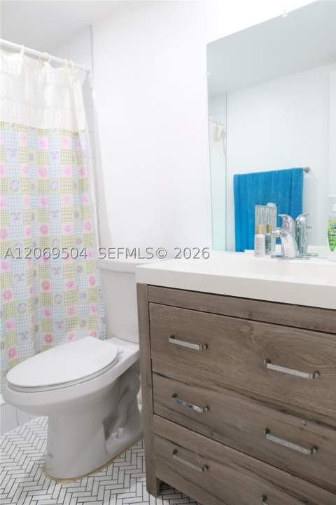 13951 Kendale Lakes Cir 310A, Miami FL - photo 21 of 34