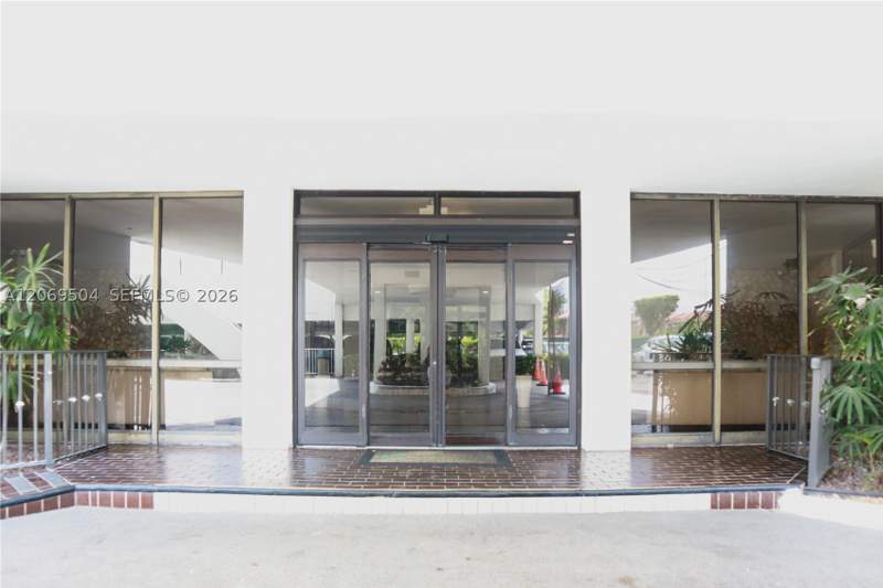 2 bedroom Condominium at 13951 Kendale Lakes Cir 310A, Towers Of Kendale Lakes C, Miami — photo 4
