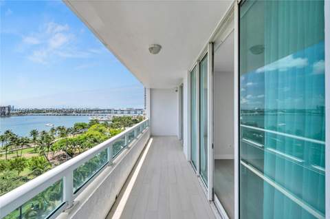 1800 N Bayshore Dr 809, Miami FL - photo 10 of 45