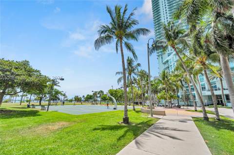 1800 N Bayshore Dr 809, Miami FL - photo 11 of 45