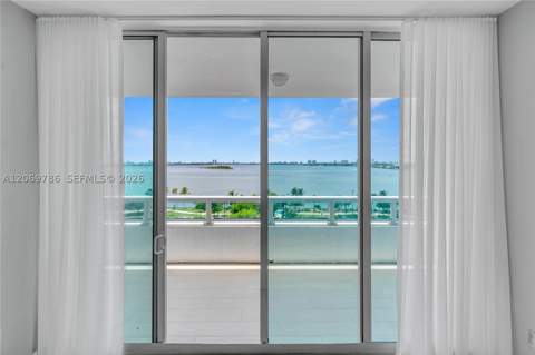1800 N Bayshore Dr 809, Miami FL - photo 15 of 45