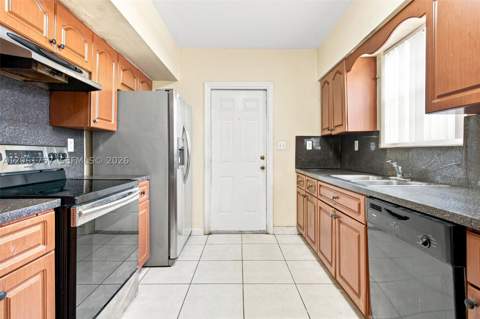 1760 NW 187th Ter, Miami Gardens FL - photo 13 of 30