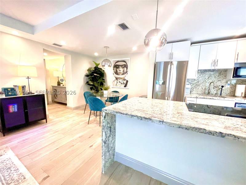 1 bedroom Condominium at 626 Meridian Ave 1, 626 Condominium, Miami Beach — photo 4