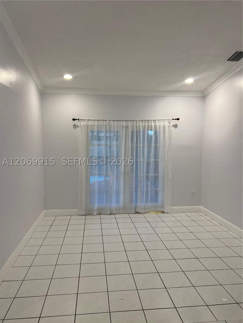 4 bedroom SingleFamilyResidence at 9940 SW 155th St, Peacock Place Sub, Miami — photo 3