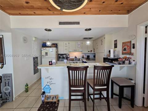16330 Oak Walk, Miami Lakes FL - photo 7 of 36