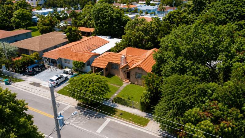 2 bedroom SingleFamilyResidence at 2347 SW 2nd St, Boscoble, Miami — photo 5