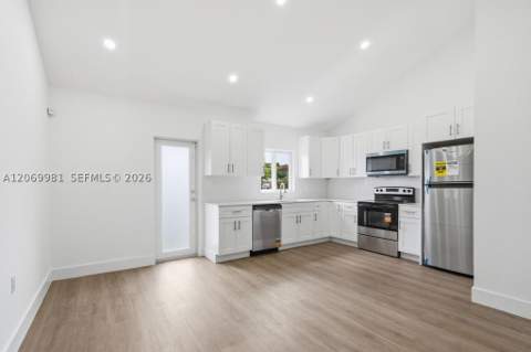 4122 NW 11th Pl, Miami FL - photo 11 of 34
