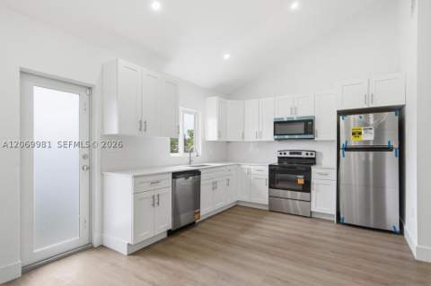 4122 NW 11th Pl, Miami FL - photo 12 of 34