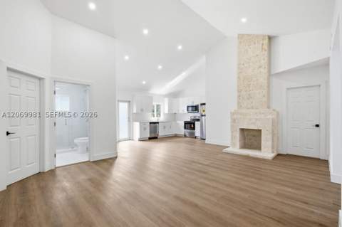 4122 NW 11th Pl, Miami FL - photo 8 of 34