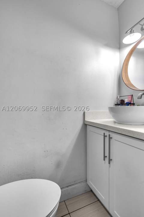 2421 W 52nd Pl 2-1, Hialeah FL - photo 13 of 27