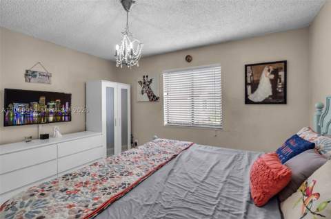 2421 W 52nd Pl 2-1, Hialeah FL - photo 19 of 27