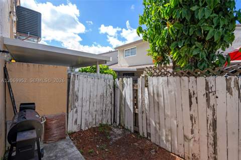 2421 W 52nd Pl 2-1, Hialeah FL - photo 21 of 27
