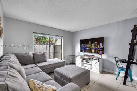2421 W 52nd Pl 2-1, Hialeah FL - photo 7 of 27