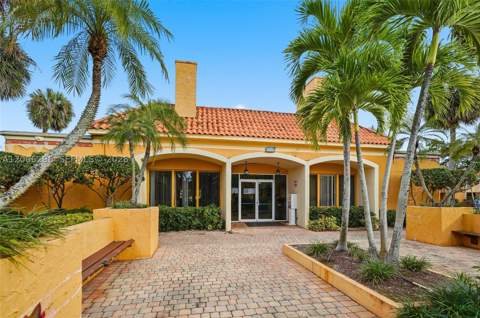 17901 NW 68th Ave R206, Hialeah FL - photo 14 of 21