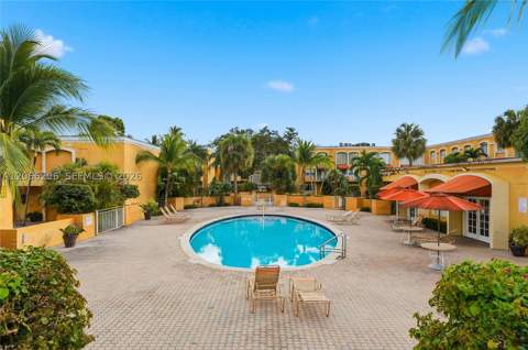 17901 NW 68th Ave R206, Hialeah FL - photo 18 of 21