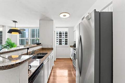 1155 Brickell Bay Drive 2802, Miami FL - photo 8 of 36