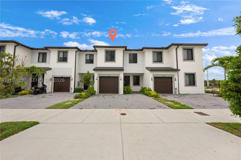 3 bedroom Townhouse at 19114 SW 345th Ter 19114, Century Park Square, Florida City — photo 2