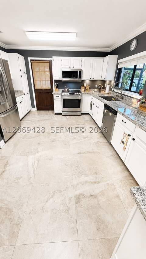 1676 S Goldeneye Ln, Homestead FL - photo 8 of 16